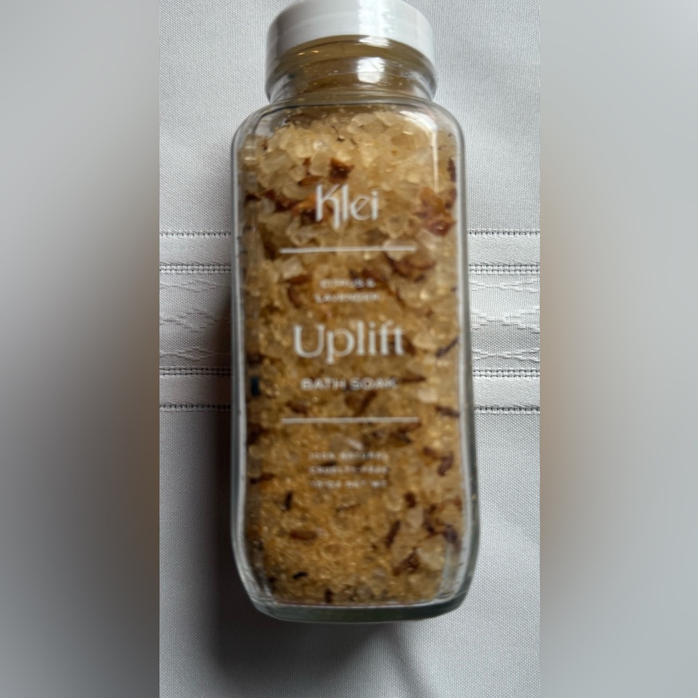New Anthropology Klei Uplift Bath Soak (Citrus & Lavender), 10 oz.